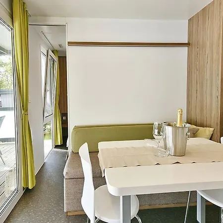 Comfort 2 Bedrooms Mobile With Terrace Porec